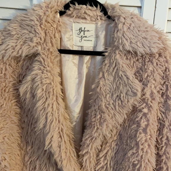 Faux fur, champagne coat… perfect weight… STUNNING AND SO UNIQUE - Picture 3 of 4